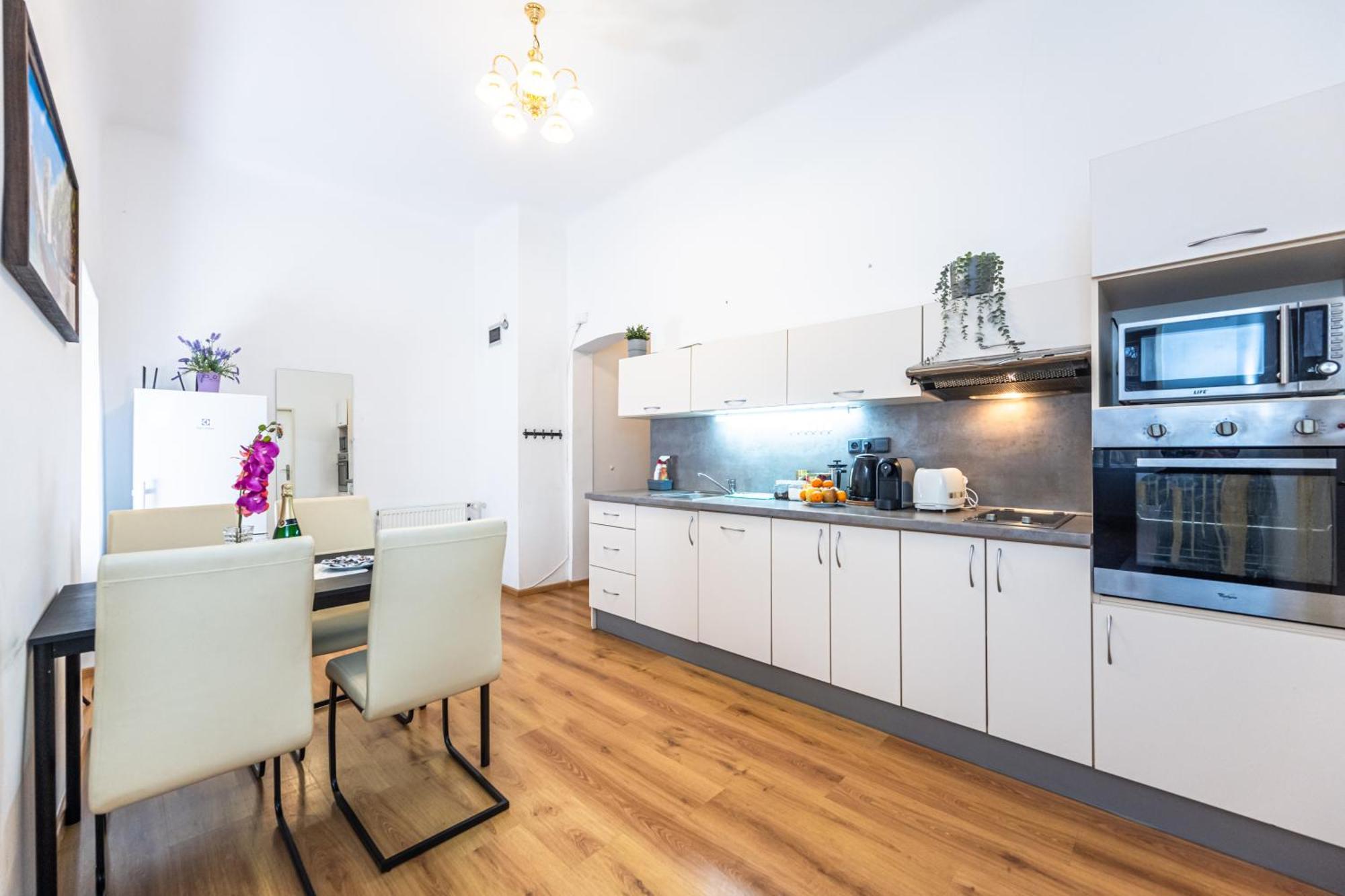 Wenceslas Square 2 Bedroom Apartment Praha Bagian luar foto