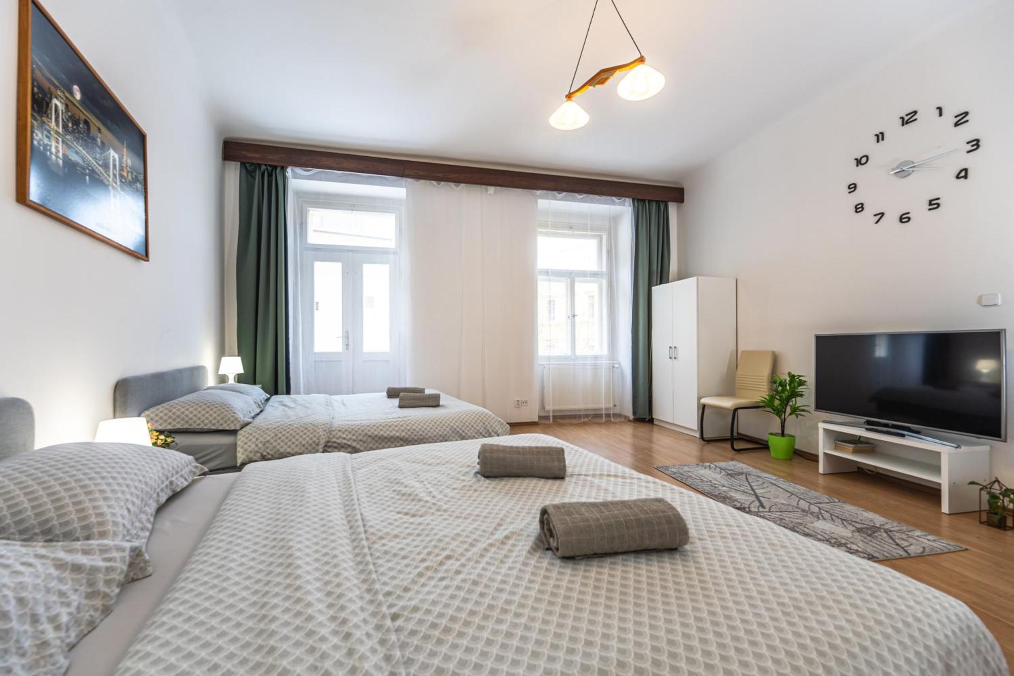 Wenceslas Square 2 Bedroom Apartment Praha Bagian luar foto